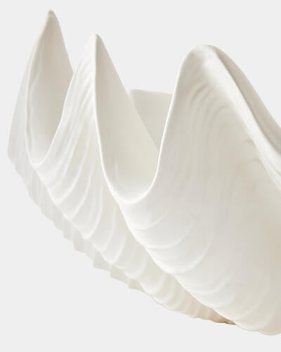 Gigas Bowl styled as a centerpiece