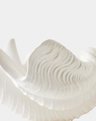 Close-up of the ridged texture on the Gigas Bowl
